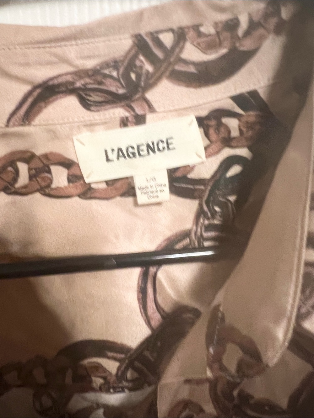 L'AGENCE Dani 3/4 Sleeve Silk Blouse in Almond & Brown Oversized Chain size L - Picture 4 of 8